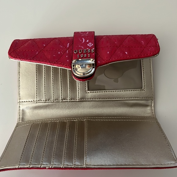 Guess Wallet - Picture 5 of 5